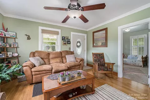 9565 Willis Rd, Willis, MI 48191 photo 5