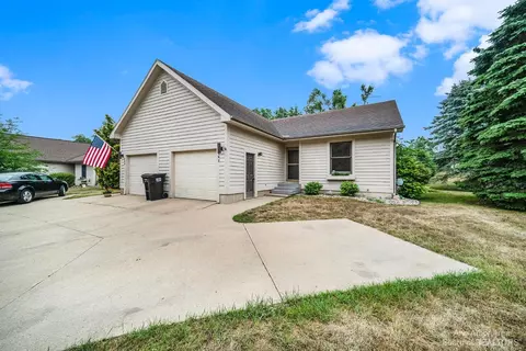 662 South St #5, Grass Lake, MI 49240