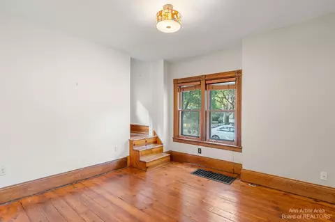 124 E Summit St, Ann Arbor, MI 48104 photo 8