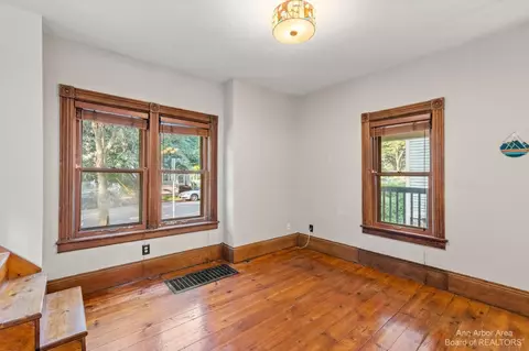 124 E Summit St, Ann Arbor, MI 48104 photo 9