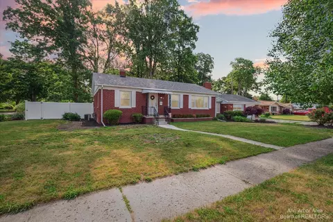 832 Marvin St, Milan, MI 48160