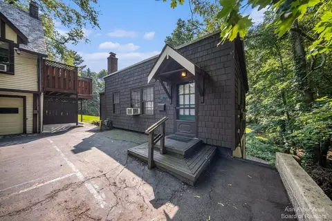 2 Ridgemor Dr, Ann Arbor, MI 48103 photo 75