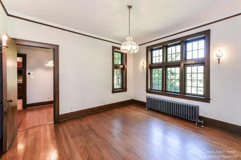 2 Ridgemor Dr, Ann Arbor, MI 48103 photo 8