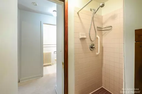 2 Ridgemor Dr, Ann Arbor, MI 48103 photo 40