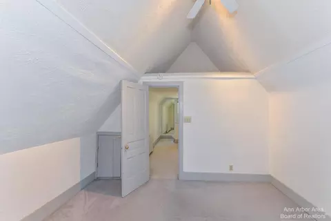 2 Ridgemor Dr, Ann Arbor, MI 48103 photo 67