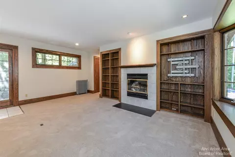 2 Ridgemor Dr, Ann Arbor, MI 48103 photo 16