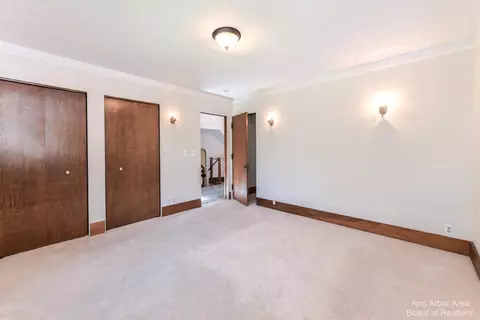 2 Ridgemor Dr, Ann Arbor, MI 48103 photo 31