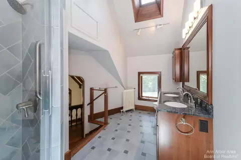 2 Ridgemor Dr, Ann Arbor, MI 48103 photo 32