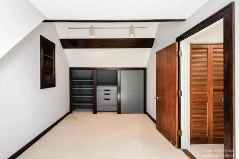 2 Ridgemor Dr, Ann Arbor, MI 48103 photo 41