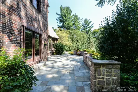 2 Ridgemor Dr, Ann Arbor, MI 48103 photo 51