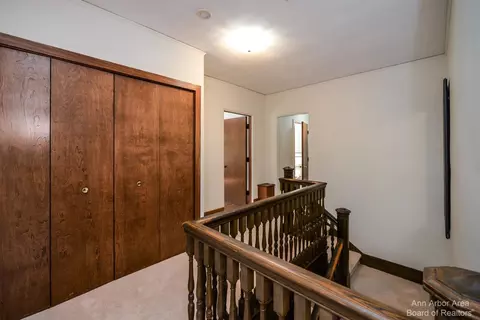 2 Ridgemor Dr, Ann Arbor, MI 48103 photo 36