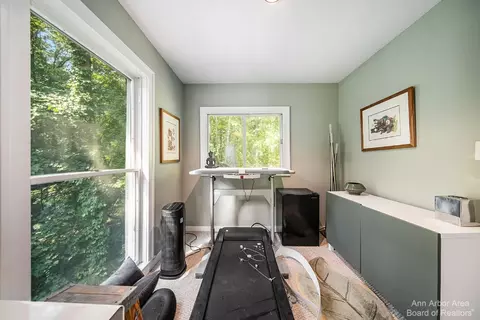 2 Ridgemor Dr, Ann Arbor, MI 48103 photo 84