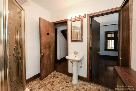 2 Ridgemor Dr, Ann Arbor, MI 48103 photo 24