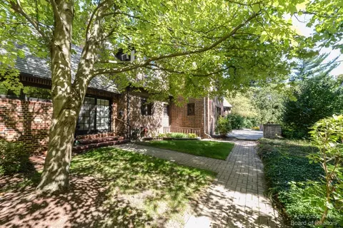 2 Ridgemor Dr, Ann Arbor, MI 48103 photo 50