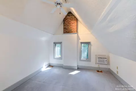 2 Ridgemor Dr, Ann Arbor, MI 48103 photo 66