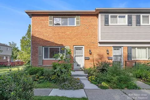 3148 Wolverine Dr, Ann Arbor, MI 48108