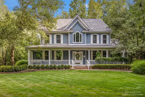12440 Cherry Leaf Ln, Brighton, MI 48114