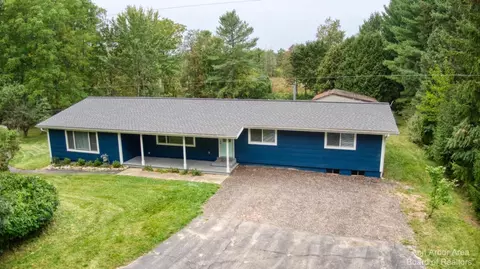 2329 Hoppe Rd, Chelsea, MI 48118