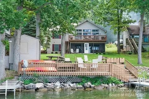 11870 Bradley Dr, Jerome, MI 49249