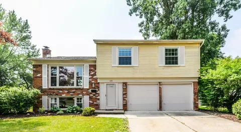 1692 Sheffield Dr, Ypsilanti, MI 48198
