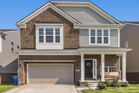 2883 Dillon Dr, Ann Arbor, MI 48105