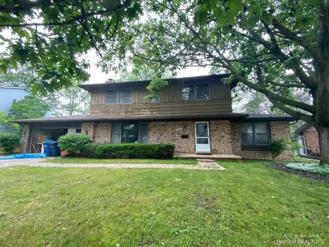 2384 Dundee Dr, Ann Arbor, MI 48103