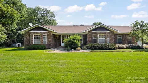 2240 Hickman Rd, Ann Arbor, MI 48105