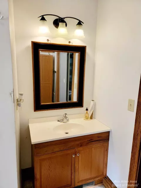 600 W Monroe St, Jackson, MI 49202 photo 13