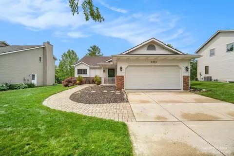 6624 Robison Ln, Saline, MI 48176 photo 2
