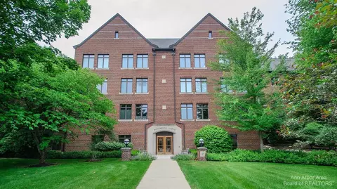 807 Asa Gray Dr #305, Ann Arbor, MI 48105