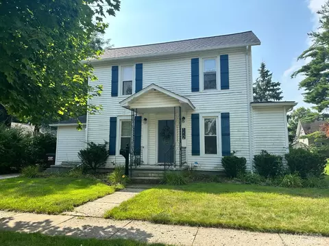 112 W Shawnee St, Tecumseh, MI 49286