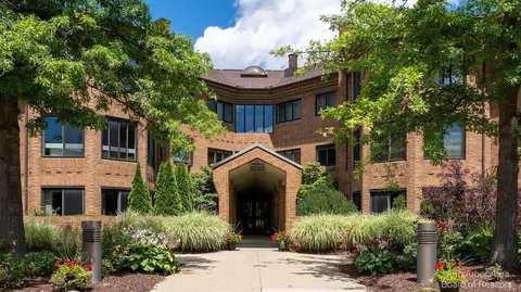 2125 Nature Cove Ct #209, Ann Arbor, MI 48104