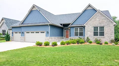1437 N Whispering Maples Dr, Ann Arbor, MI 48108