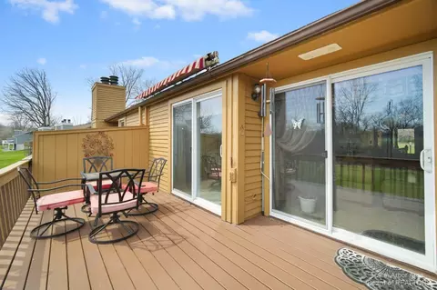 2003 Augusta Dr, Jackson, MI 49201 photo 4
