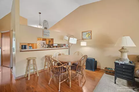 2003 Augusta Dr, Jackson, MI 49201 photo 6