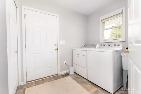 10980 Trinkle Trl, Dexter, MI 48130 photo 12