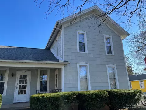 213 W Church St, Clinton, MI 49236