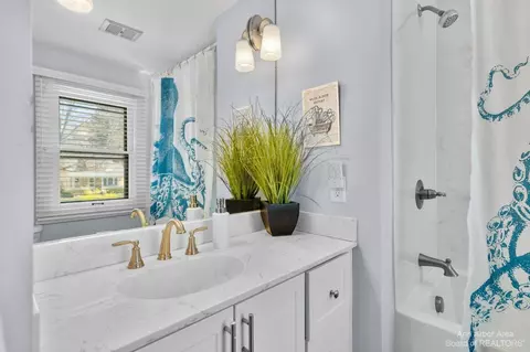 439 Eberwhite Blvd, Ann Arbor, MI 48103 photo 54