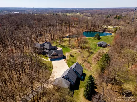 5769 Dutch Hill Dr, Ann Arbor, MI 48105