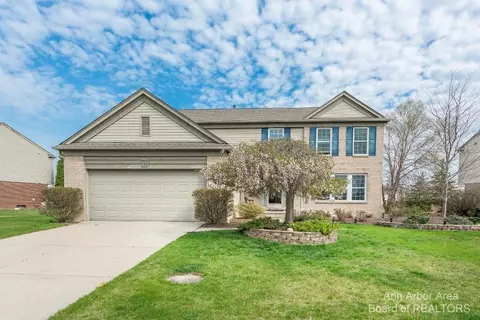 4730 Sherwood Cir, Canton, MI 48188