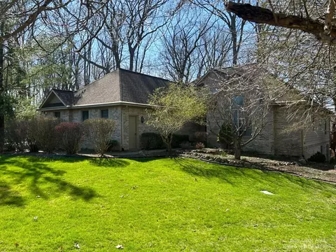 4824 Oak Hollow Ct, Dexter, MI 48130