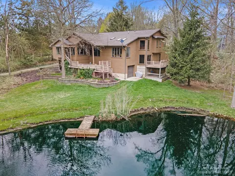 9419 Hidden Lake Ct, Dexter, MI 48130