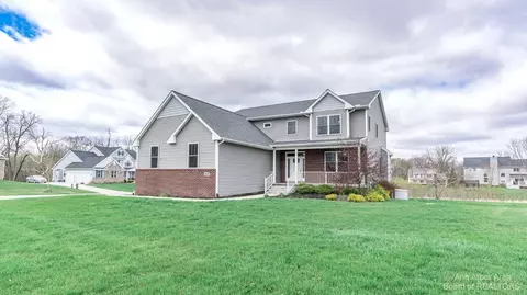 10452 Gray Knoll Trl, Saline, MI 48176
