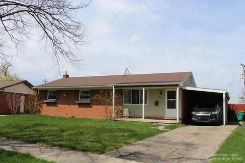 223 Nichols Dr, Saline, MI 48176