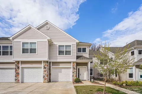615 Pebblestone Ln, Chelsea, MI 48118