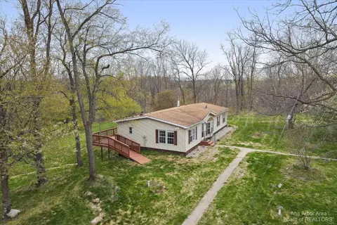 780 E Pifer Rd, Dowling, MI 49050