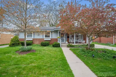 2416 Darrow Dr, Ann Arbor, MI 48104