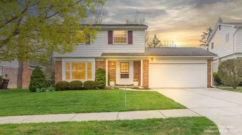 3154 Bluett Rd, Ann Arbor, MI 48105