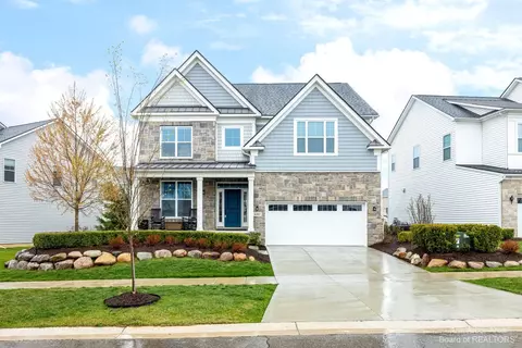 6383 N Trailwoods Dr, Ann Arbor, MI 48103