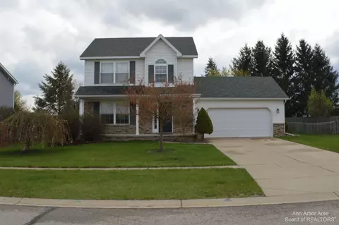 762 Vincent St, Pinckney, MI 48169